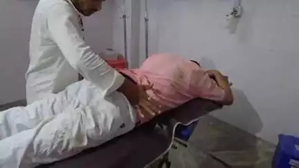 बेगूसराय: बेगूसराय में दबंगों ने एक युवक को पकड़कर की जमकर पिटाई, इलाज के लिए सदर अस्पताल में भर्ती