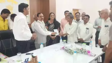 अर्जुनी मोरगाव: तहसील कार्यालय सडक अर्जुनी येथून लाभार्थ्यांना विनामूल्य वाळू वाटप करण्याचा करण्यात आला शुभारंभ