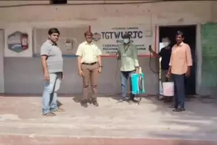 ఆర్మూర్: పెర్కిట్‌లోని గిరిజన సంక్షేమ పాఠశాలలో, మామిడిపల్లిలోని ఎస్సీ బాలుర గృహంలో ఆరోగ్యశాఖ ఆధ్వర్యంలో దోమల నివారణ మందు పిచికారీ