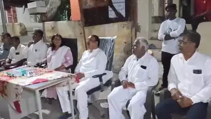 शहादा: उधळोद गावात आमदार डॉ. विजयकुमार गावितांनी जाणून घेतल्या नागरिकांच्या समस्या