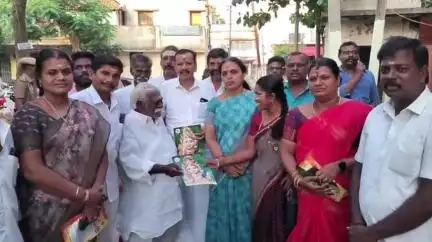 அகஸ்தீஸ்வரம்: மதுரையில் பாஜக சார்பில் நடைபெறும் முருக பக்தர்கள் மாநாட்டிற்கு அழைப்பிதழ் வழங்கும் நிகழ்ச்சி வடிவீஸ்வரத்தில் நடைபெற்றது