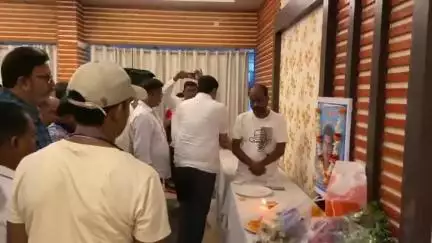 ଝାରସୁଗୁଡା: ବିର ସୁରେନ୍ଦ୍ର ସାଏ ଏୟାରପୋର୍ଟ ଟାକ୍ସି ଏସୋସିଏସନ ପକ୍ଷରୁ ଝାରସୁଗୁଡାରେ ଆରଟିଓ ଦୀନବନ୍ଧୁ ଶୁଣ୍ଡିଙ୍କୁ ବିଦାୟକାଳୀନ ସମ୍ବର୍ଦ୍ଧନା ଜ୍ଞାପନ