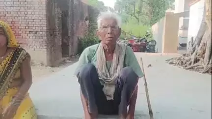 पट्टी: महदहा गांव में बेटे और बहू की प्रताड़ना से तंग वृद्ध ने पुलिस से न्याय की गुहार लगाई