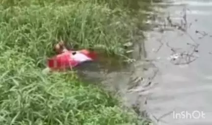 सावंतवाडी: सावंतवाडी येथील मोती तलावात बुडणाऱ्या तरुणाला परिसरातील तरुण आणि नगरपालिका कर्मचारी यांनी वाचवले