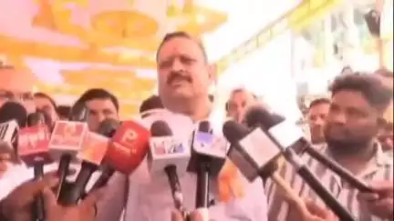 ವಿಜಯಪುರ: ನಗರದ ಮಹಾತ್ಮ ಗಾಂಧಿ ಚೌಕ್ ಹತ್ತಿರ ಮಲ್ಟಿ ಕಾರ್ ಹಾಗೂ ಬೈಕ್‌ ಪಾರ್ಕಿಂಗ್ ಕಟ್ಟಡ ನಿರ್ಮಾಣಕ್ಕೆ 20 ಕೋಟಿಗೆ‌ ಪತ್ರ ಬರೆದ ನಗರ ಶಾಸಕ ಯತ್ನಾಳ