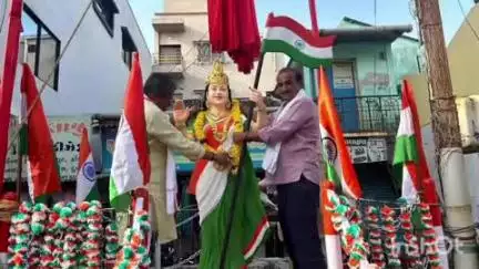 ચીખલી: ધારાસભ્ય નરેશ પટેલના અધ્યક્ષ સ્થાને ભારત માતા અને ભગવાન વિસામુંડાજીની પ્રતિમાonu સ્થાપન કરવામાં આવ્યું