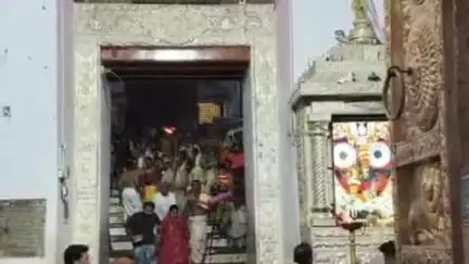 ପୁରୀ ମ୍ୟୁନିସିପାଲଟି: ପବିତ୍ର ଚମ୍ପକ ଦ୍ୱାଦଶୀ ଅବସରରେ ଦେବ ଦମ୍ପତି ଙ୍କ ନଗର ପରିକ୍ରମା ସହ ଶ୍ରୀ ନହର ରେ ଗଜପତି ଙ୍କ ଦ୍ୱାରା ବନ୍ଦାପନା l