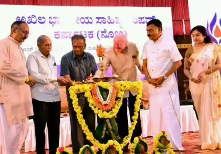 ದಾವಣಗೆರೆ: ಸತ್ಯ, ಅಹಿಂಸೆ ಗಾಂಧೀಜಿಯಿಂದ ಬಂದಿಲ್ಲ, ಅದು ಭಾರತದಲ್ಲಿ ಸಾವಿರ ವರ್ಷಗಳ ಹಿಂದೆಯೇ ಇದೆ: ನಗರದಲ್ಲಿ ಸಾಹಿತಿ ಪ್ರೇಮಶೇಖರ್
