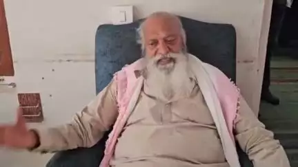 తాడిపత్రి: రహదారుల మరమ్మతులకు ఫ్యాక్టరీ యాజమాన్యాలకు కొంత సమయం ఇవ్వాలని ప్రజలను కోరిన మున్సిపల్ ఛైర్మన్ జేసీ ప్రభాకర్ రెడ్డి
