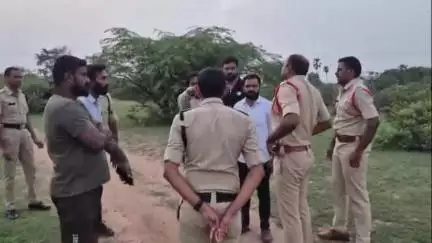 సిరిసిల్ల: ఎల్లారెడ్డిపేట మండల కేంద్రంలో బక్రీద్ పండుగ సందర్భంగా గోవధ, ఆందోళనకు దిగిన బీజేపీ నాయకులు