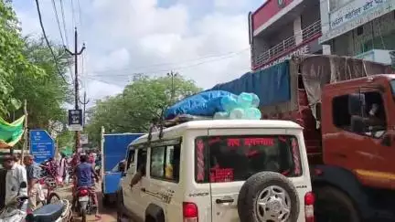 ପଦ୍ମପୁର: ଦାନୀବନ୍ଦ ଠାରେ ନିର୍ମାଣାଧୀନ ନୂତନ ବସଷ୍ଟାଣ୍ଡ କାମ ଶୀଘ୍ର ଶେଷ କରିବାକୁ ଅଞ୍ଚଳବାସୀଙ୍କ ଦାବି jansamasya
