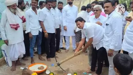 ಸವದತ್ತಿ: ಜಕಬಾಳ ಗ್ರಾಮದಲ್ಲಿ ₹1 ಕೋಟಿ ವೆಚ್ಚದ ಸಿಸಿ ರಸ್ತೆ ಕಾಮಗಾರಿಗೆ ಭೂಮಿಪೂಜೆ