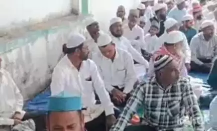 निफाड: तालुक्यातील निफाड, लासलगाव, ओझर सुकेने, पिंपळगावसह ठिकठिकाणी बकरी ईद साजरी