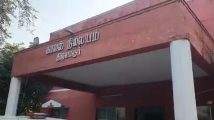 திருவாரூர்: புலிவலத்தில் இரு சக்கர வாகனத்தில் செல்லும்போது தொலைத்த 50,000 ரூபாயை எடுத்துக் கொடுத்த லாரி ஓட்டுநர் மற்றும் காவல்துறைக்கு பாராட்டு