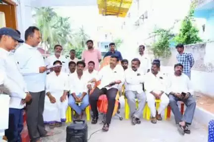 మార్కాపురం: ప్రజలకు నాణ్యమైన సేవలను అందించాలని సూచించిన ఎమ్మెల్యే కందుల నారాయణరెడ్డి