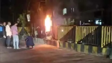 पन्ना: NH-39 मोहन निवास में शॉर्ट सर्किट से लगी आग, ट्रांसफार्मर जलने से बड़ा हादसा टला