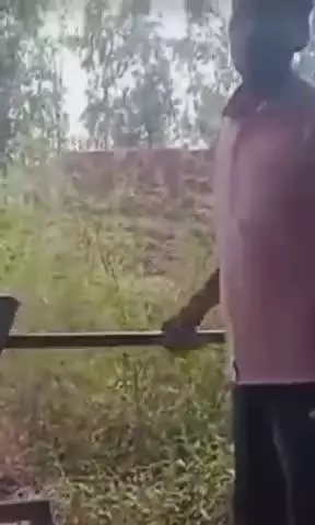 नवाबगंज: बंगला बाजार में सरकारी हैंडपंप खराब, पेयजल संकट से जूझ रहे स्थानीय लोग, शिकायत के बावजूद समाधान नहीं हुआ