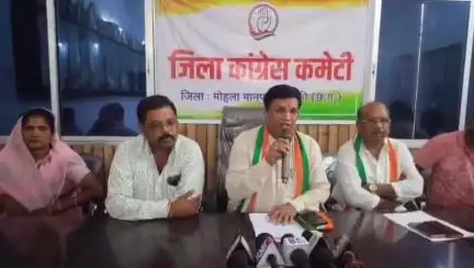 मोहला में पूर्व विधायक बघेल और विधायक मंडावी ने युक्तियुक्तकरण को लेकर की प्रेसवार्ता, कहा- प्रदेशव्यापी विरोध करेंगे