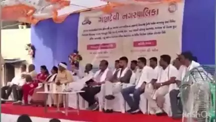 ગણદેવી: ગણદેવી કસ્બાવાડી વિસ્તાર સહિતના વિવિધ વિસ્તારોના વિકાસકામોનું ખાતમુરત, ધારાસભ્ય સહિતના અધિકારી અને અગ્રણીઓ હાજર