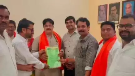 बालोद: नगरीय निकायों के उपाध्यक्षों ने अलग से विकास निधि की मांग की, भाजपा कार्यालय में प्रदेश महामंत्री को सौंपा मांग पत्र