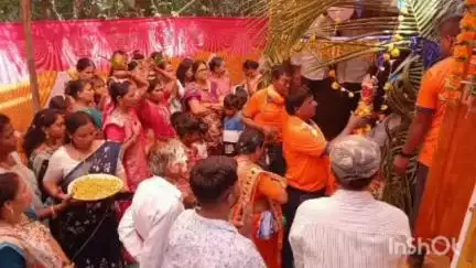 પારડી: સારણગામમાં ભવાની માતા મંદિરના પ્રાણ પ્રતિષ્ઠા મહોત્સવમાં શોભાયાત્રા નીકળી