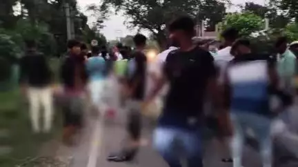 হরিহরপাড়া: ঈদের দিনে হরিহরপাড়ায় দুটি পৃথক পথ দুর্ঘটনায় মৃত দুই, আহত একাধিক
শোকের ছায়া এলাকায়