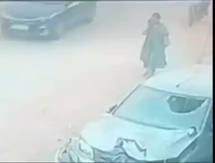 घाटीगांव: ग्वालियर में बाइक सवारों ने महिला क्लर्क से मोबाइल लूटा, सीसीटीवी में कैद हुई घटना