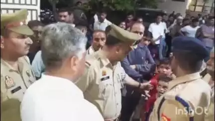 कोल: शक्ति नगर, हार्डवेयर फैक्ट्री में संदिग्ध परिस्थितियों में कर्मचारी की मौत, परिजनों ने शव रखकर किया हंगामा