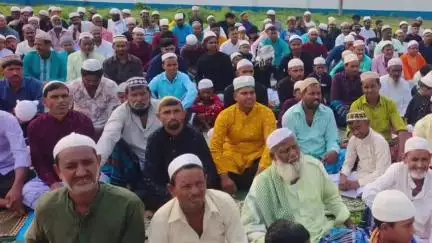 করিমপুর ২: করিমপুর দুই নম্বর ব্লকের বিভিন্ন এলাকায় পুলিশের পক্ষ থেকে ঈদের শুভেচ্ছা জানানো হলো