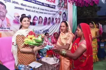 पंडरिया: ग्राम अमरपुर में 31 लाख रुपये के सीसी रोड निर्माण कार्य का विधायक भावना बोहरा ने किया भूमिपूजन