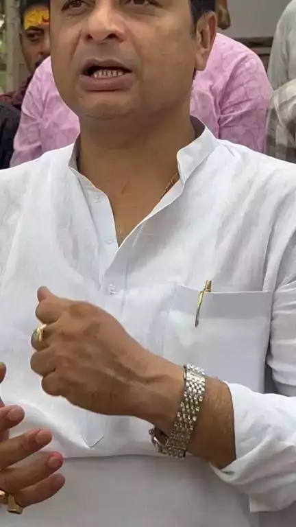 वीरों की भूमि बाँका के सैंकड़ों बेटे भी देश के सरहद की निगहबानी कर रहे , वो जागते हैं तो हम सभी चैन की नींद सोते हैं । देश के वीर बेटों को उनकी वीरता के लिए सेल्यूट है 🙏🙏