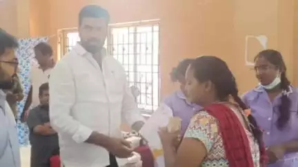 திருவொற்றியூர்: எண்ணூர் சுனாமி குடியிருப்பில் முன்னாள் முதல்வர் கலைஞரின் 102 வது பிறந்த நாளை முன்னிட்டு இலவச மருத்துவ முகாம் நடைபெற்றது