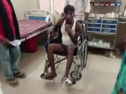 फतेहपुर: असोथर के अलिया पाल के समीप आवारा सांड से टकराकर बाइक सवार हुआ घायल, डॉ. ने किया रेफर