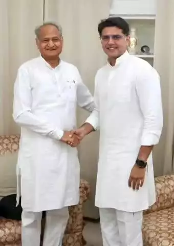 टोंक: टोंक विधायक सचिन पायलट और राजस्थान के पूर्व मुख्यमंत्री अशोक गहलोत जी की मुलाकात बनी चर्चा का विषय