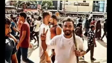 কাকদ্বীপ: বাংলাদেশের কটা আন্দোলনের সঙ্গে যুক্ত কাকদ্বীপের TMC একাধিক নেতার সঙ্গে তার ছবি সোশ্যাল মিডিয়ার ভাইরাল