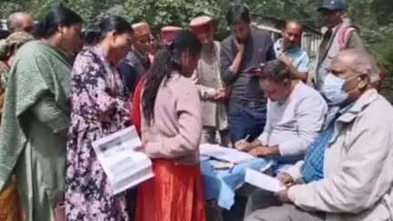 कुल्लू: एम्स दिल्ली के नेत्र रोग विशेषज्ञों ने रायसन में 704 मरीजों की आंखों की रोशनी की जांच