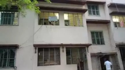 হবিবপুর: বুলবুলচন্ডী হাসপাতালের চিকিৎসকের কোয়াটারের সামনে রোগীদের প্রেসক্রিপশন নিয়ে দুই বহিরাগতদের মধ্যে হাতাহাতি,আহত এক