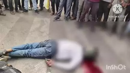 बिल्हा: पेंड्रीडी चौक के पास सड़क दुर्घटना में मृत बुलेट चालक युवक के शव का बिल्हा पुलिस ने परिजनों की उपस्थिति में अंतिम संस्कार किया