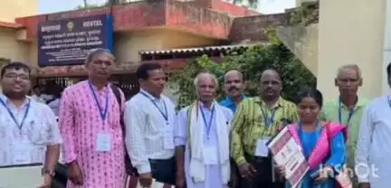 ଫୁଲବାଣୀ ସହର: ଦାରିଙ୍ଗବାଡି ଠାରେ ରହିଥ‌ିବା ବୃହଦାକାର ବହୁମୁଖୀ ସମବାୟ ସମିତିକୁ ମିଳିଛି ବଡ଼ ସଫଳତା,ଧନ୍ୟବାଦ୍ ଅର୍ପଣ କଲେ ବହୁ ବ୍ୟକ୍ତି ବିଶେଷ