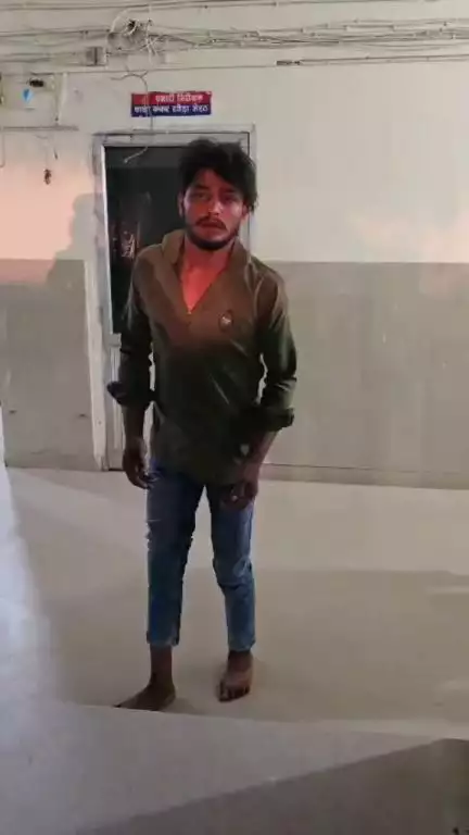 मेरठ: कंकरखेड़ा क्षेत्र में बस चालक के साथ मारपीट करने वाले को पुलिस ने किया गिरफ्तार, आरोपी ने हाथ जोड़कर कहा- हो गई गलती