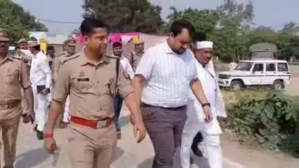 आलापुर: बकरीद पर्व के मद्देनजर डीएम और एसपी ने बसखारी व किछौछा में शांति एवं सुरक्षा व्यवस्था की परखी हकीकत