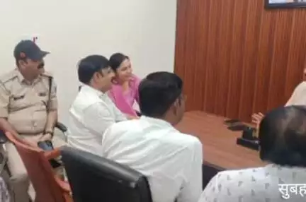 गाडरवारा: कैबिनेट मंत्री राव उदय प्रताप सिंह ने क्षेत्रीय नागरिकों के साथ प्रशासनिक अधिकारियों की बैठक की