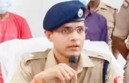 फिरोज़ाबाद: आधी रात के ऑपरेशन में फिरोजाबाद पुलिस ने 5 घंटे में 62 वारंटी अभियुक्तों को दबोचा