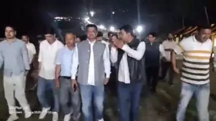 थराली: चैपड़ों में आयोजित शौर्य महोत्सव के सांस्कृतिक संध्या का शुभारंभ कांग्रेस नेता गणेश गोदियाल और बद्रीनाथ विधायक ने किया