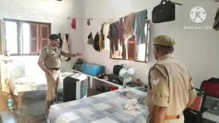 बस्ती: अपर पुलिस अधीक्षक बस्ती ने आज नगर थाना क्षेत्र के मझौला चौकी का आकस्मिक निरीक्षण किया, दिए आवश्यक निर्देश