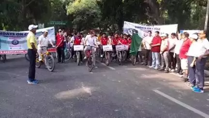 बरेका मे दिनांक 08/06/2025 को "sunday on cycle"अभियान के तहत बरेका महाप्रबंधक श्री नरेश पाल सिंह की नेतृत्व में निकाली गयी भव्य स्वास्थ्य जागरूकता रैली।
रैली का उद्देश्य -लोगों को स्वास्थ्य के प्रति जागरूक करना था।
 #FitIndia 
#railminindia