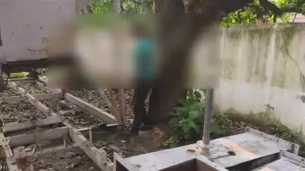 লালগোলা: রাধাবাগে আমগাছে ঝুলন্ত দেহ, পরিবারের দাবি ‘হত্যা করে ঝুলিয়ে দেওয়া হয়েছে’