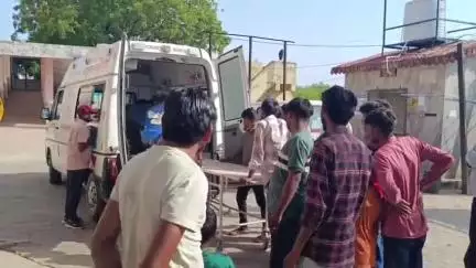 सागवाड़ा: सड़क दुर्घटना में गड़ा बेजनीया के 19 वर्षीय युवक की हुई मौत घर में पसरा मातम