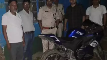 कांके: सिरमटोली फ्लाईओवर पर बाइक से स्टंट करने वाले युवक की हुई पहचान, बाइक बरामद