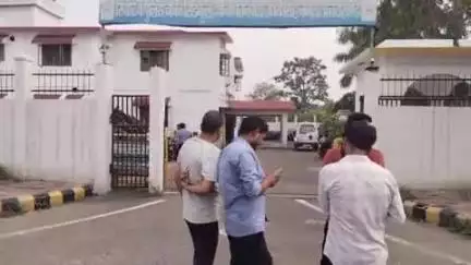 रुद्रपुर: पंतनगर सिडकुल की टीवीएस श्री चक्रा कंपनी के बाहर सुपरवाइजर से हुई मारपीट, पुलिस को दी गई तहरीर